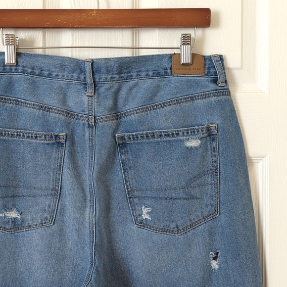 American Eagle Distressed Medium Wash High Waisted Relaxed Fit Mom Jeans Blue 12 - Picture 14 of 15